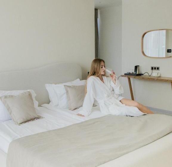 سوییت سوپریور, Marine Residence