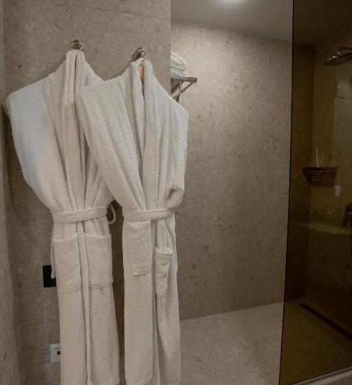 سوییت سوپریور, Marine Residence