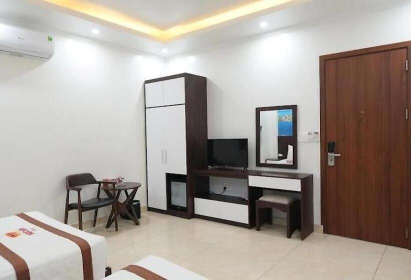 اتاق استاندارد سه نفره, Ngọc Sơn