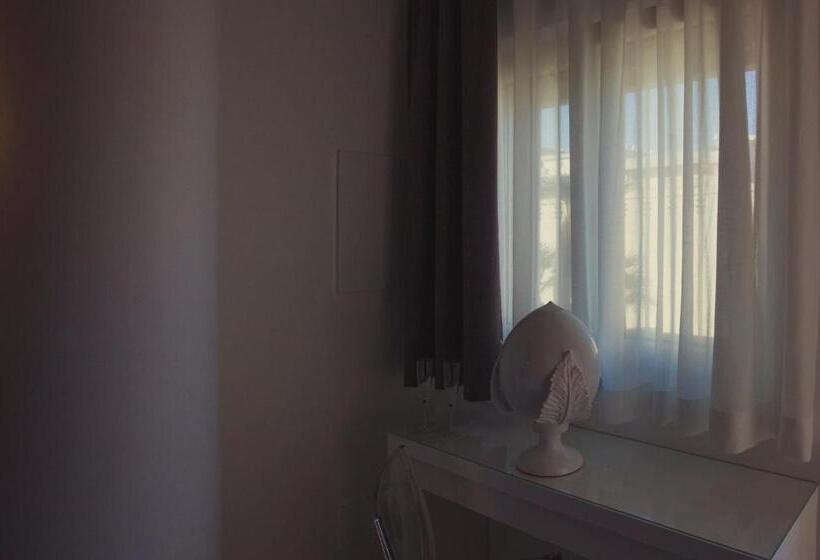 スーペリアールーム, Avantgarde