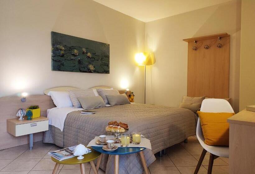 スタンダードトリプルルーム, Avantgarde