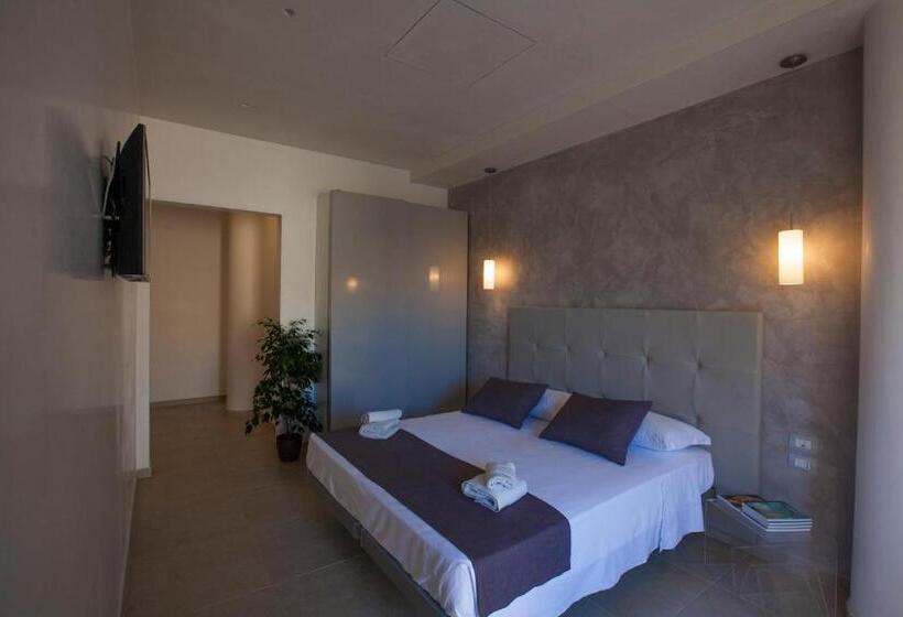 スタンダードトリプルルーム, Avantgarde