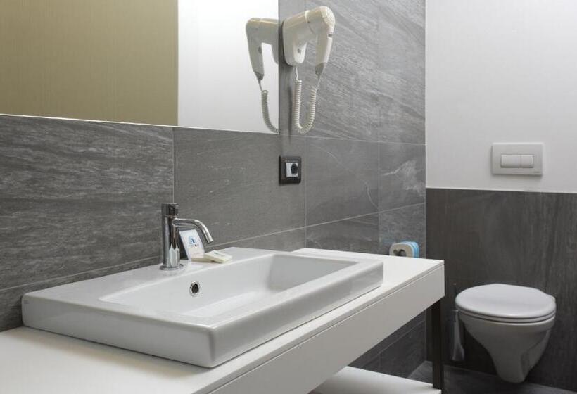 غرفة ديلوكس عائلية, Delle Alpi