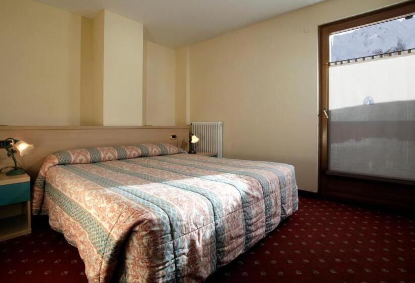 غرفة كومفورت ثلاثية, Delle Alpi