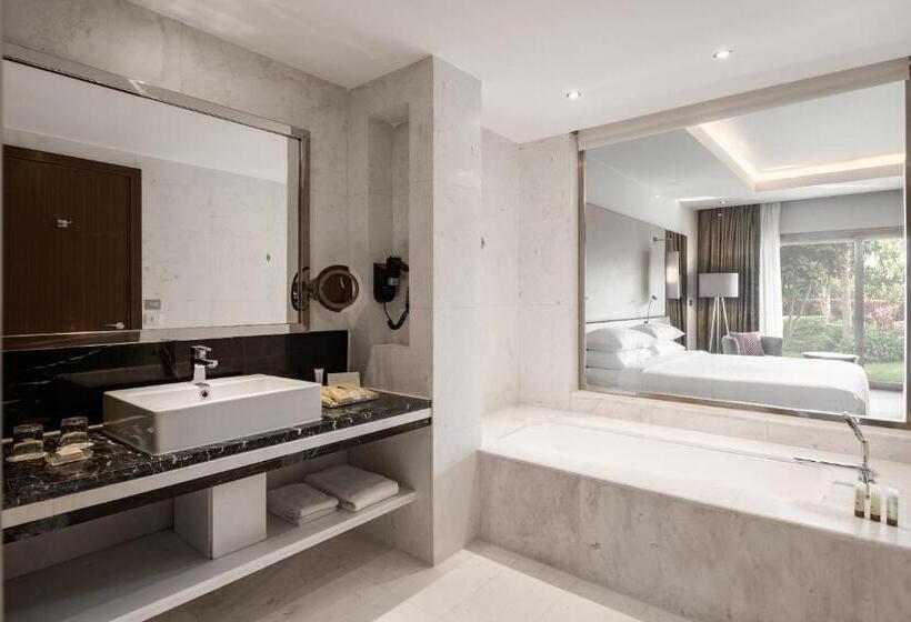 اتاق لوکس, Dusit Thani Lakeview Cairo