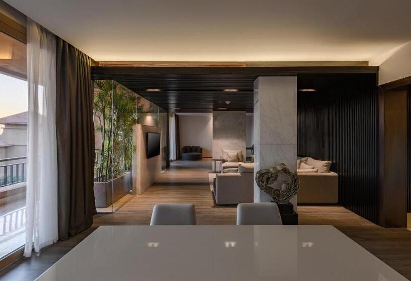 سوئیت با چشم‌انداز, Dusit Thani Lakeview Cairo