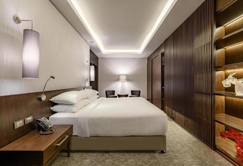 سوئیت با چشم‌انداز, Dusit Thani Lakeview Cairo