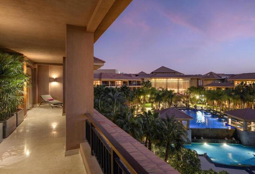 سوئیت با چشم‌انداز, Dusit Thani Lakeview Cairo