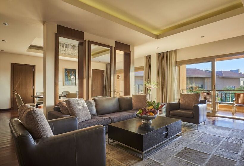 سوییت اجرایی, Dusit Thani Lakeview Cairo
