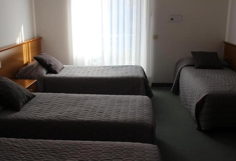 スタンダード４人部屋, Everest Arco