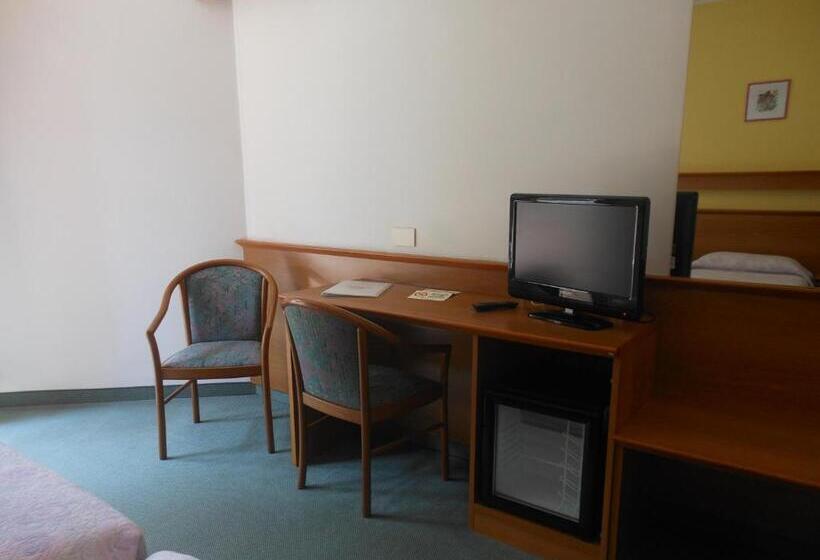 エコノミールーム, Everest Arco