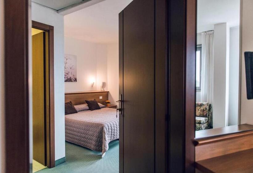 ファミリールーム, Everest Arco