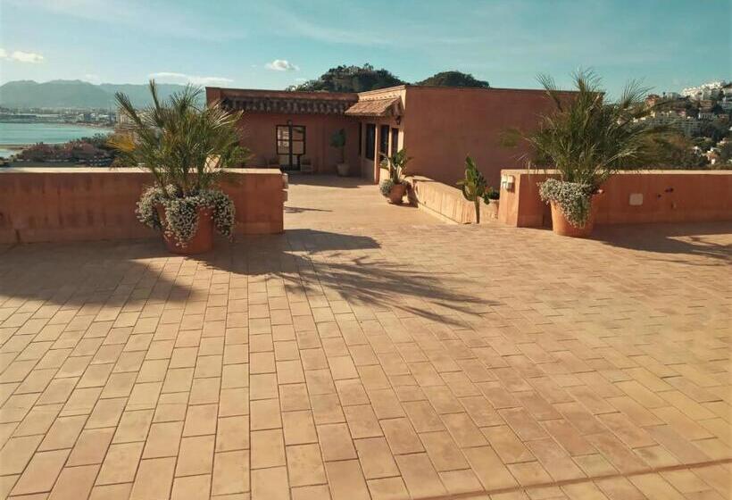 سوئیت 2 خوابه, Soho Boutique Castillo De Santa Catalina   Adults Recommended