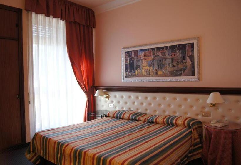 חדר סטנדרט לשלושה עם מרפסת, Torretta