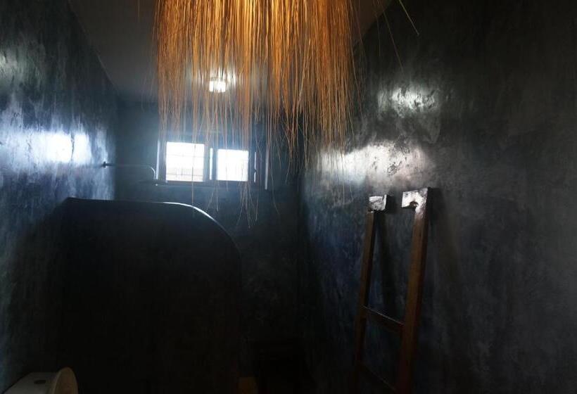 标准工作室带阳台, White Sands