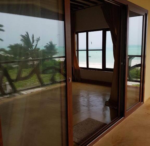 海景豪华三人间, White Sands