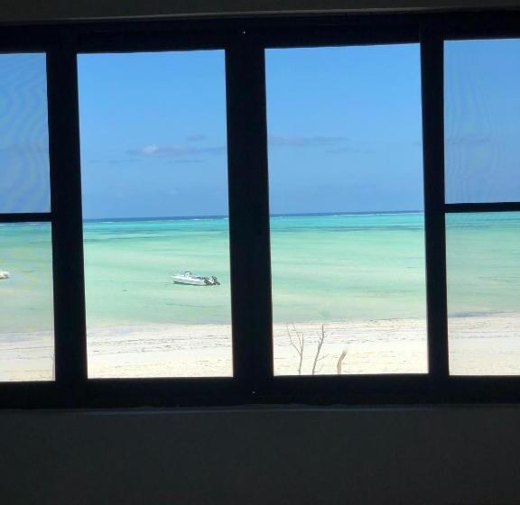 海景豪华三人间, White Sands