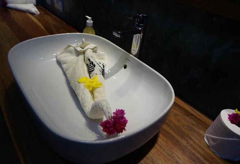 四人豪华间, White Sands