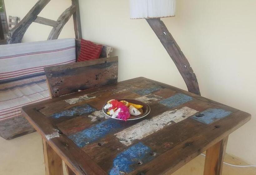 四人豪华间, White Sands