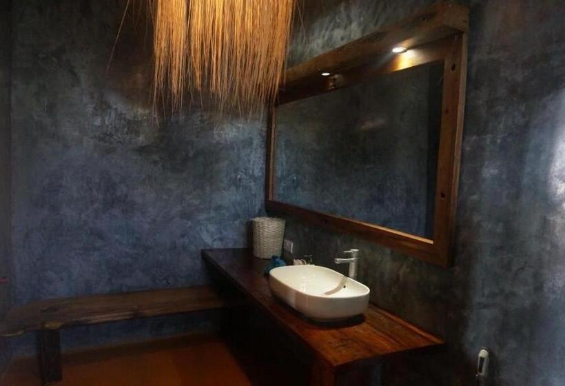 四人豪华间, White Sands