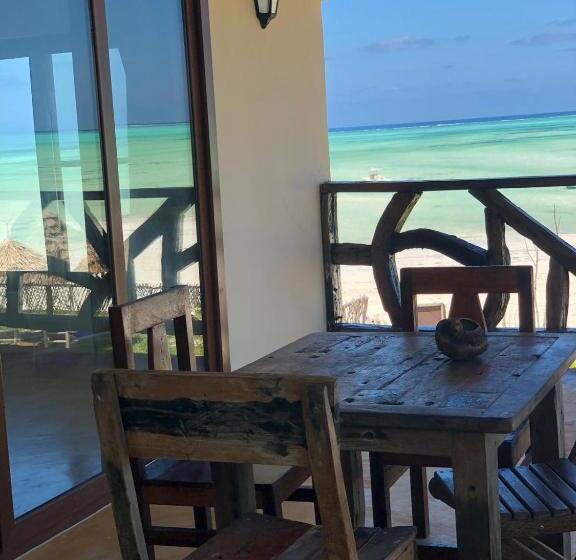 海景豪华三人间, White Sands