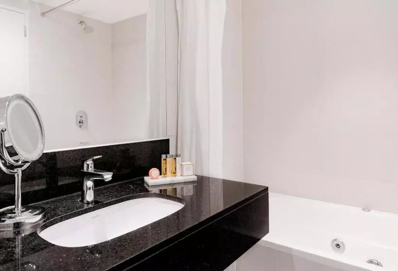 سوییت جونیور, Costa Del Sol Wyndham Tumbes