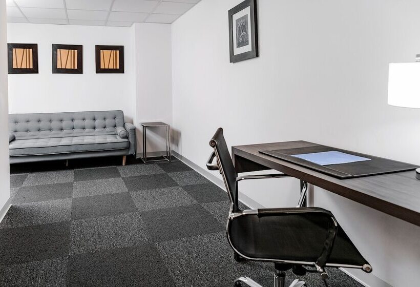 سوییت جونیور, Costa Del Sol Wyndham Tumbes