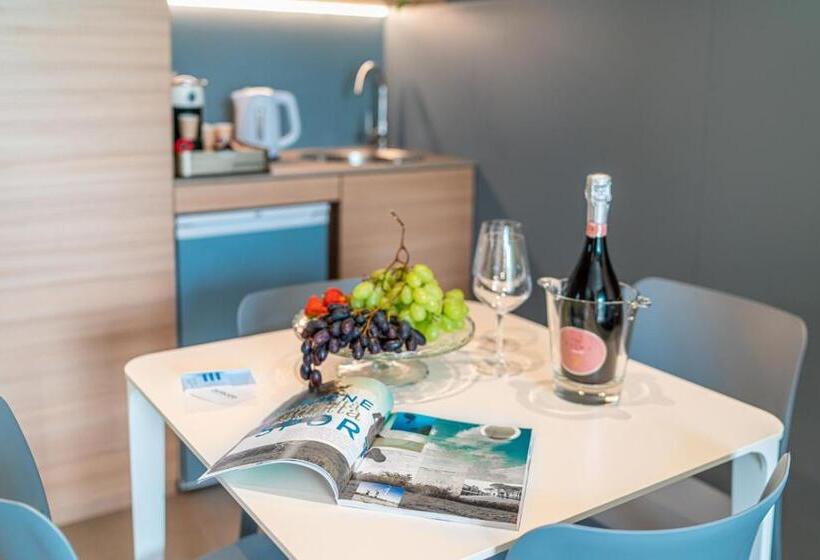 带露台的小型套房, Princess Apart