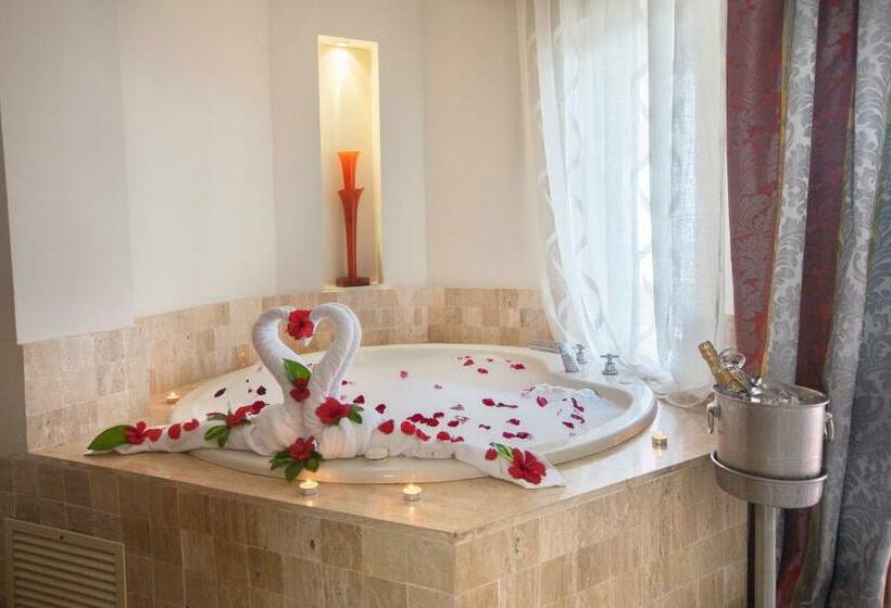 Полулюкс с Гидромассажем, Majestic Elegance Punta Cana - All Inclusive