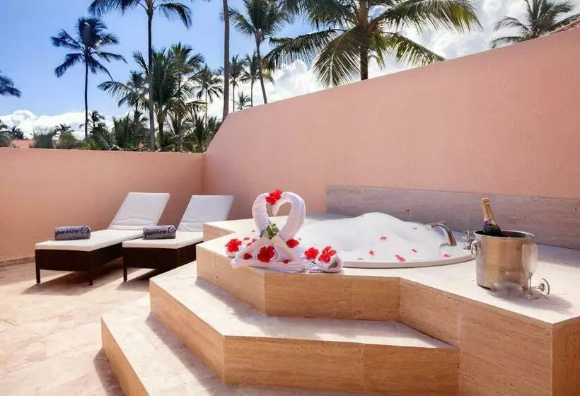 سوئیت جونیور با ماساژ آبی, Majestic Elegance Punta Cana - All Inclusive