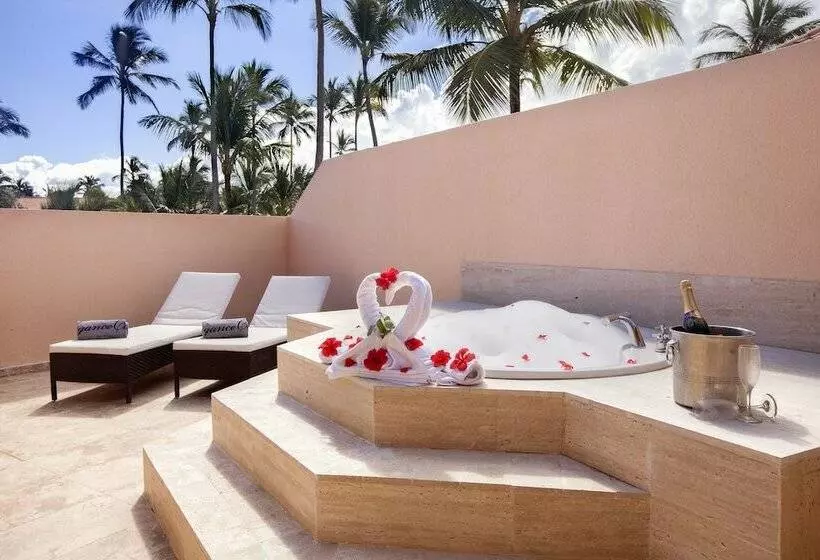 سوئیت جونیور با ماساژ آبی, Majestic Elegance Punta Cana - All Inclusive