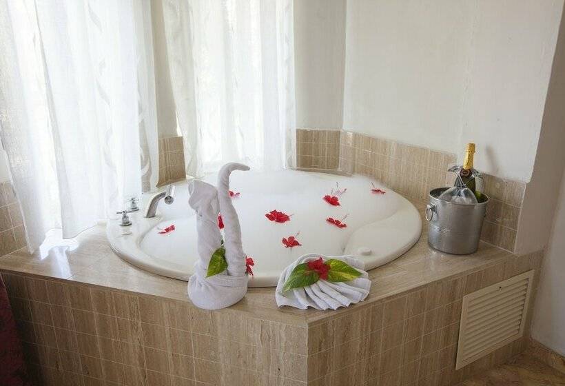 Полулюкс с Гидромассажем, Majestic Elegance Punta Cana - All Inclusive