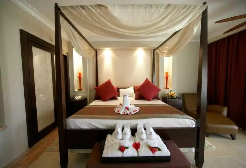 سوئیت با وان آب گرم, Majestic Elegance Punta Cana - All Inclusive