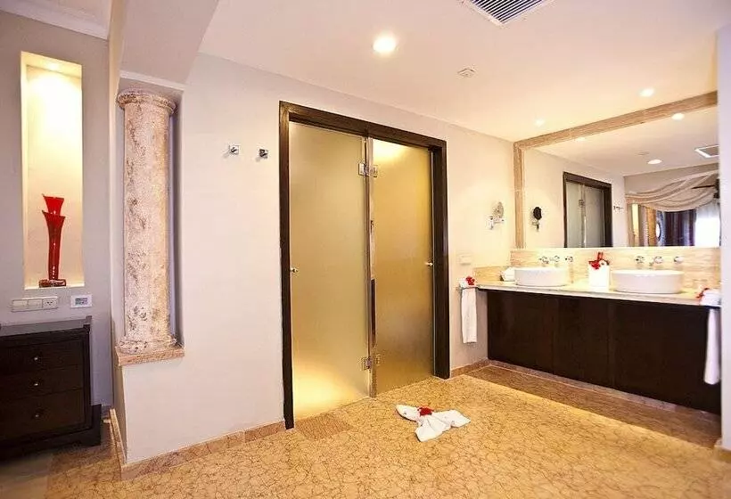 سوییت جونیور کلاب, Majestic Elegance Punta Cana - All Inclusive