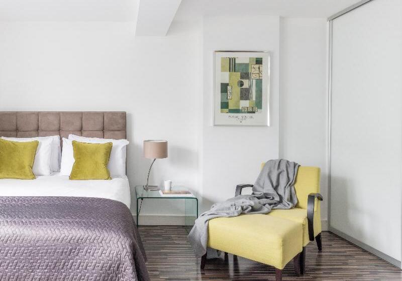 标准工作室, Saco Holborn – Lamb’s Conduit St