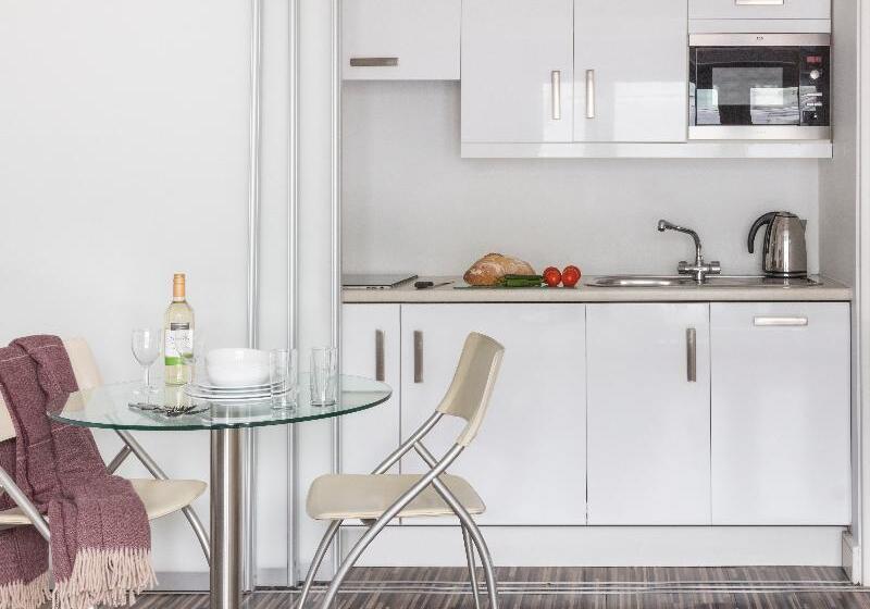Estudio Estándar, Saco Holborn – Lamb’s Conduit St