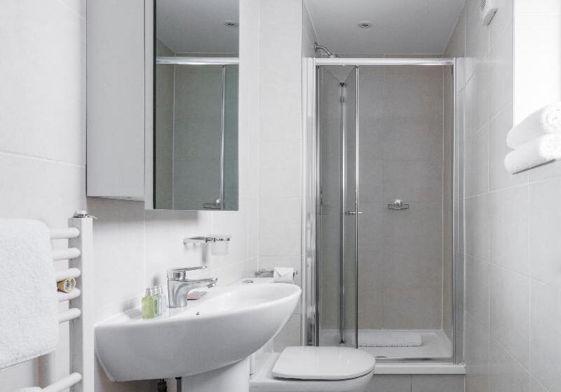 标准工作室, Saco Holborn – Lamb’s Conduit St