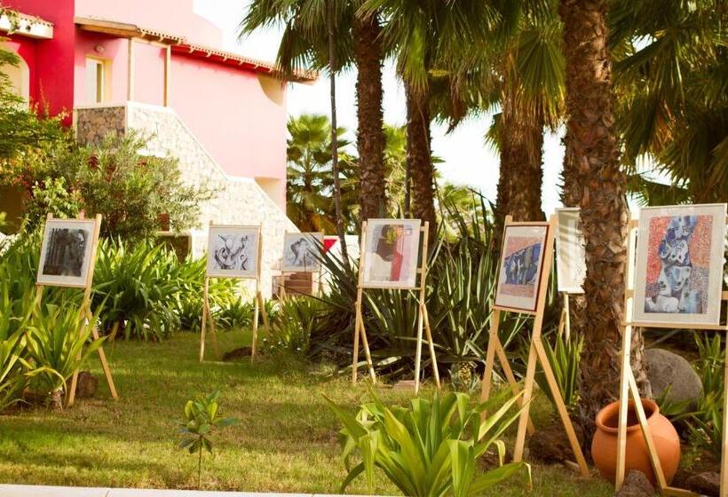 اتاق استاندارد یک نفره, Santantao Art Resort