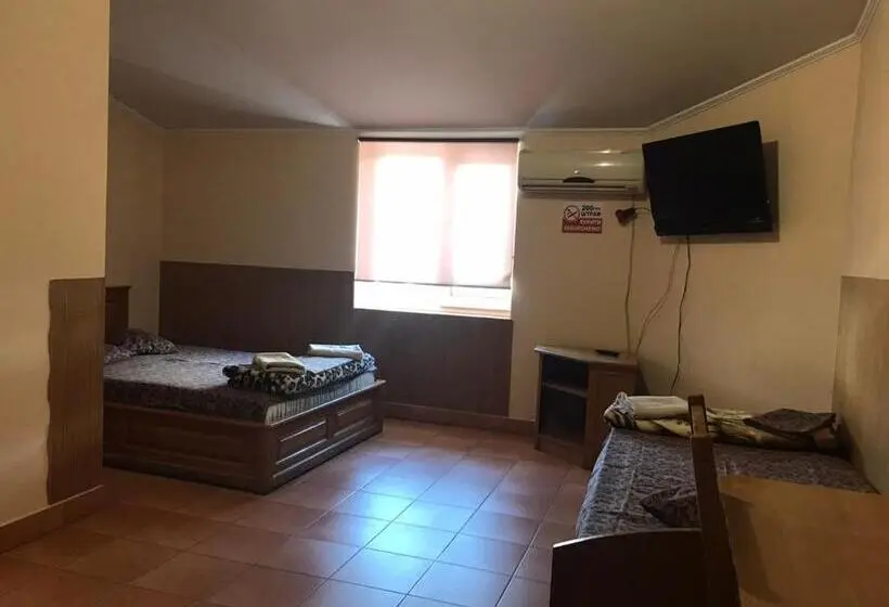 Standard Kolmen Hengen Huone, мотель євро