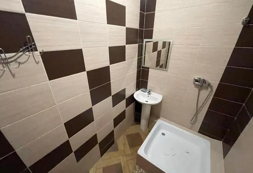 Comfort Kolmen Hengen Huone, мотель євро
