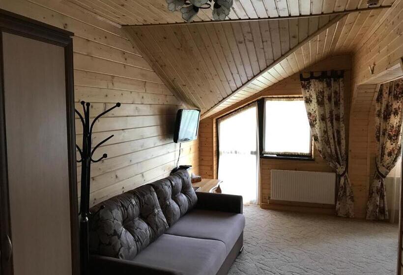 חדר משפחתי, Georgiy