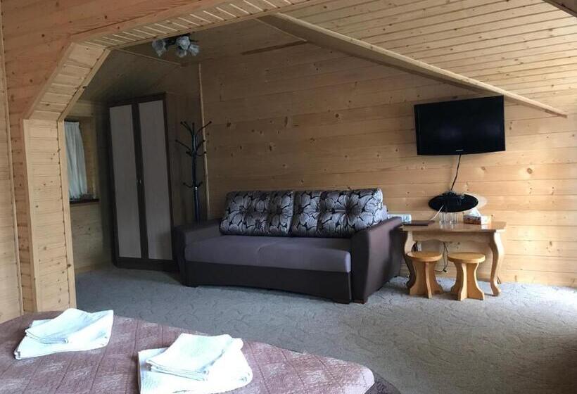 חדר משפחתי, Georgiy