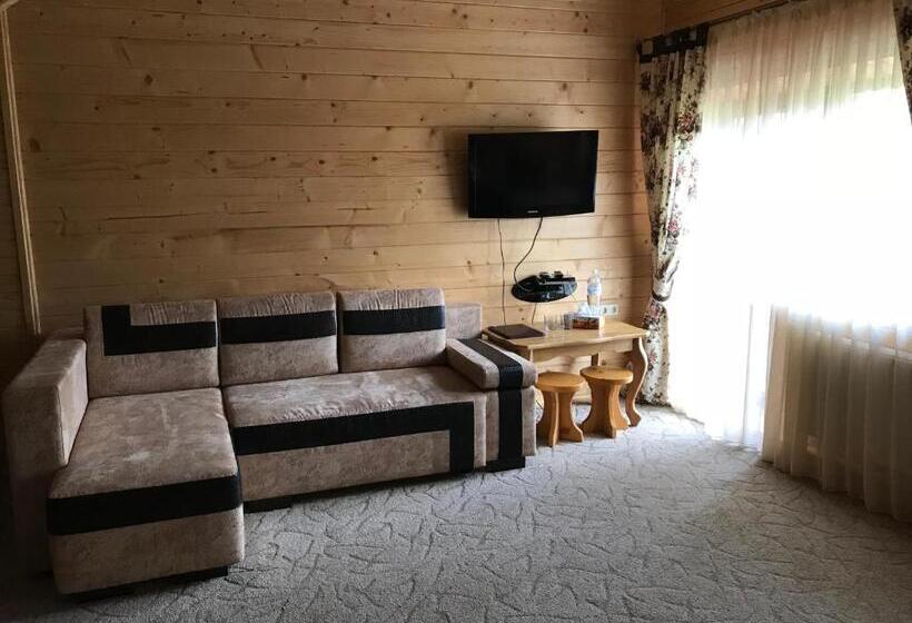 חדר משפחתי, Georgiy