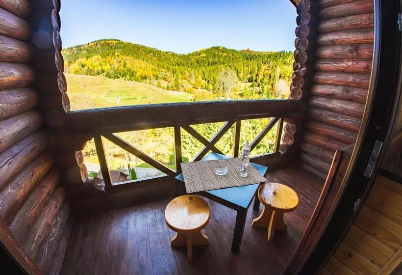 חדר משפחתי, Georgiy