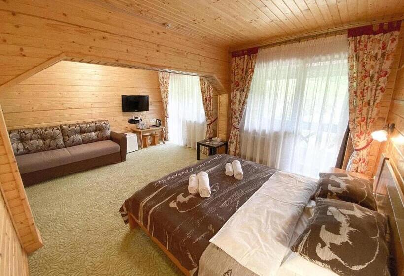 חדר משפחתי, Georgiy