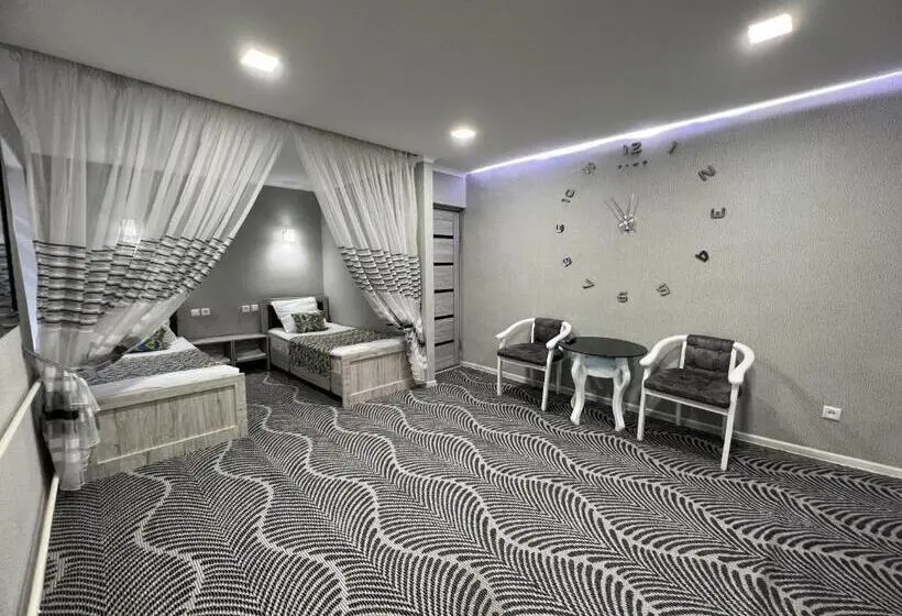 آپارتمان 1 خوابه, Status House