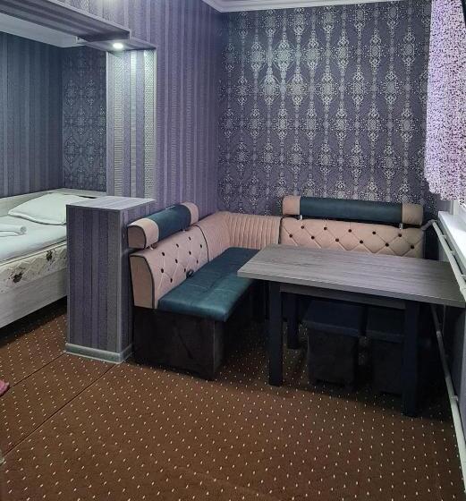 آپارتمان 2 خوابه, Status House