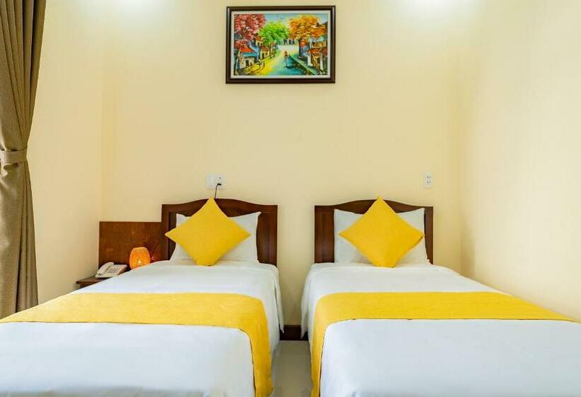 اتاق استاندارد با چشم‌انداز استخر, Green Hill