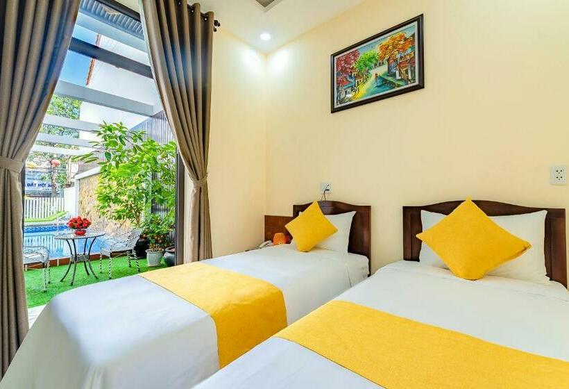 اتاق استاندارد با چشم‌انداز استخر, Green Hill