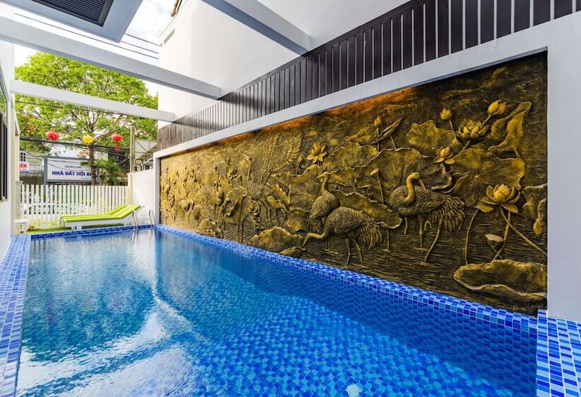 اتاق استاندارد با چشم‌انداز استخر, Green Hill